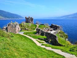 Château d'Urquhart et le Loch Ness